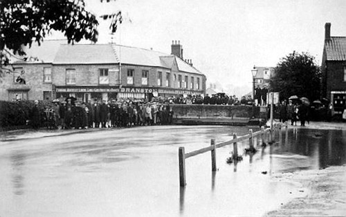 Queen's Bridge, Eastgate, in 1930