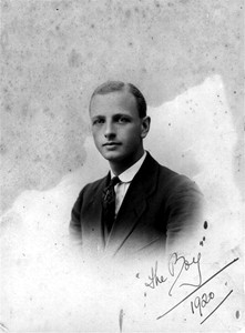 Ph otographed in 1920