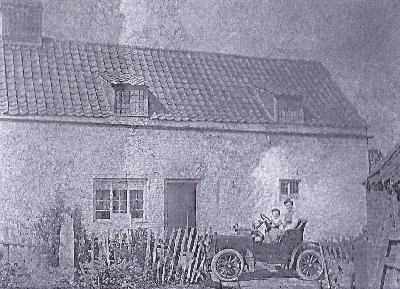 Early car owned by T W Atkinson