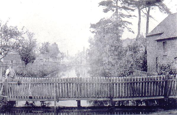 Wooden bridge over the Eau