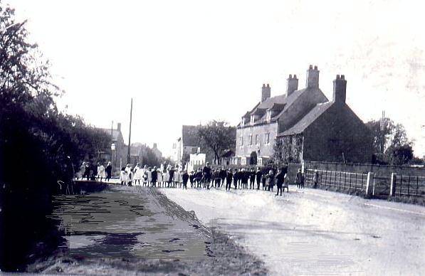 Village schoolchildren in 1910