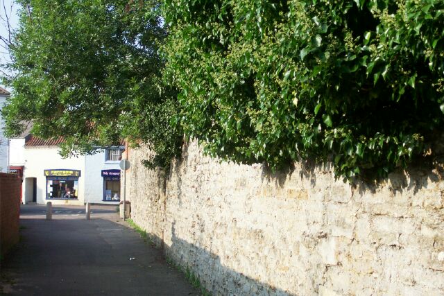 Stone wall in Church Walk