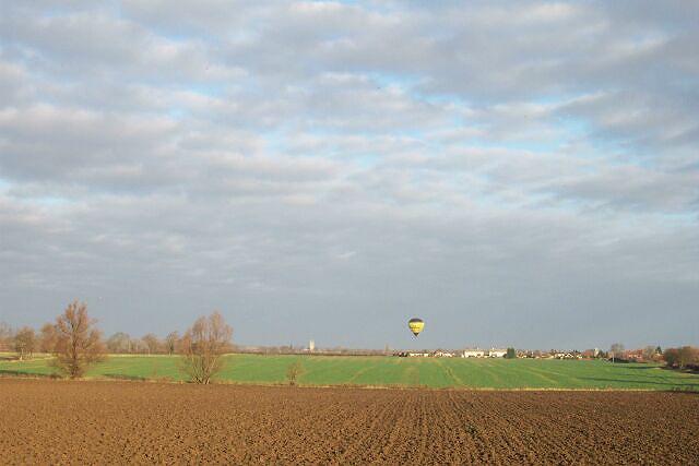 Hot air balloon over the fen
