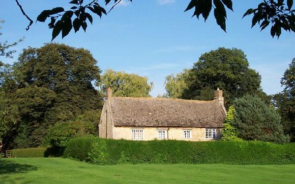 Wellhead cottage in September 2005